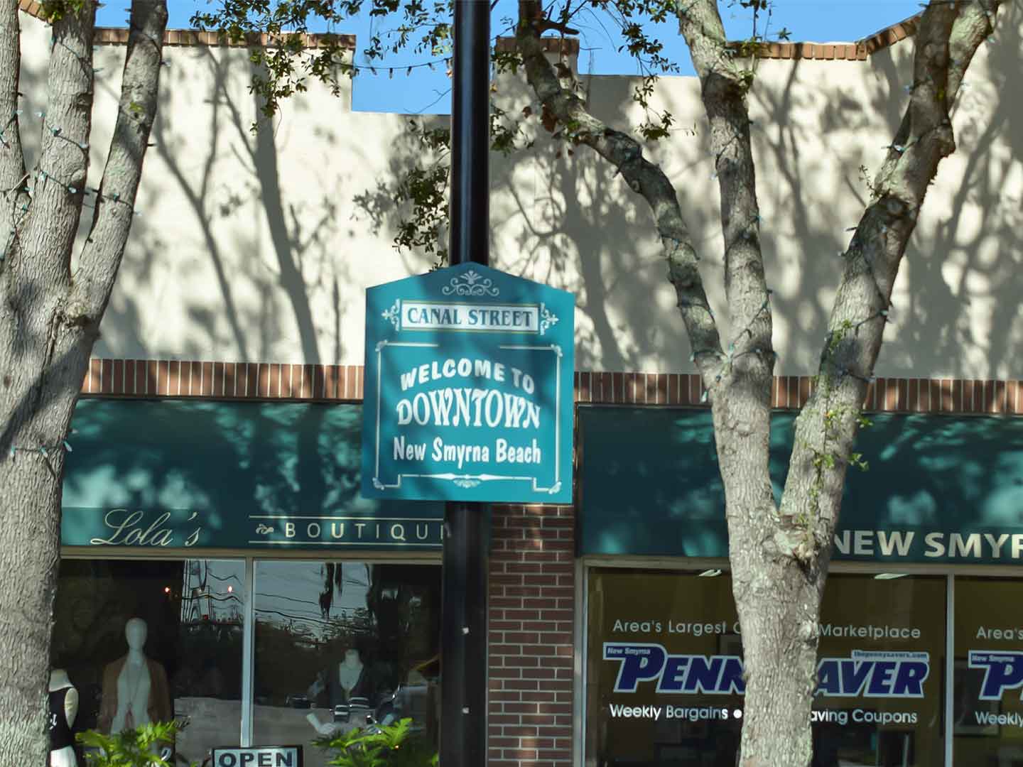 Welcome to Downtown New Smyrna Beach sign